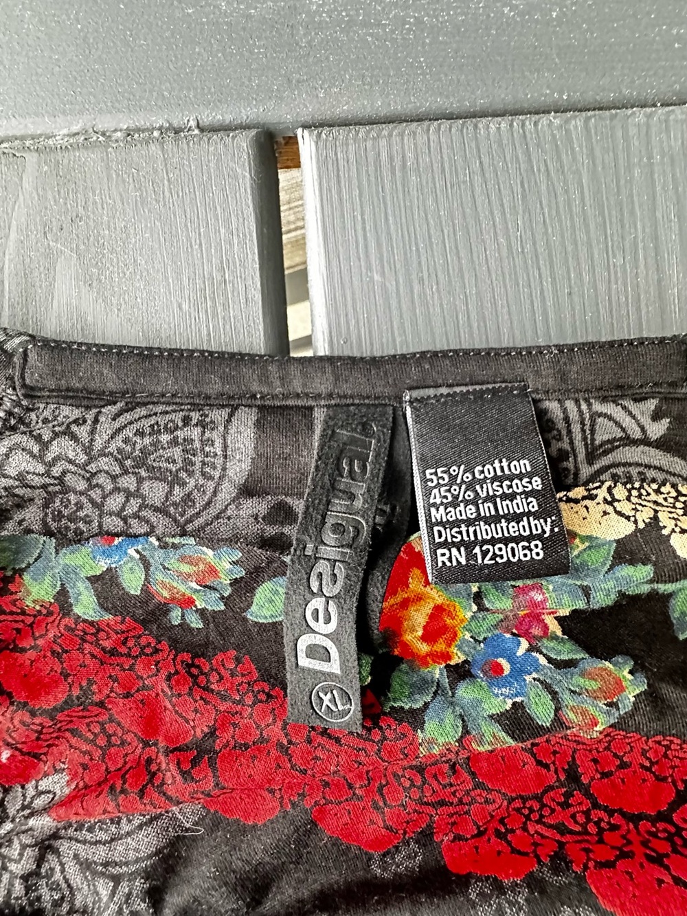 Desigual Mixed Media Patchwork Mandala Long Sleeve Top Black Red Size XL - Picture 3 of 7